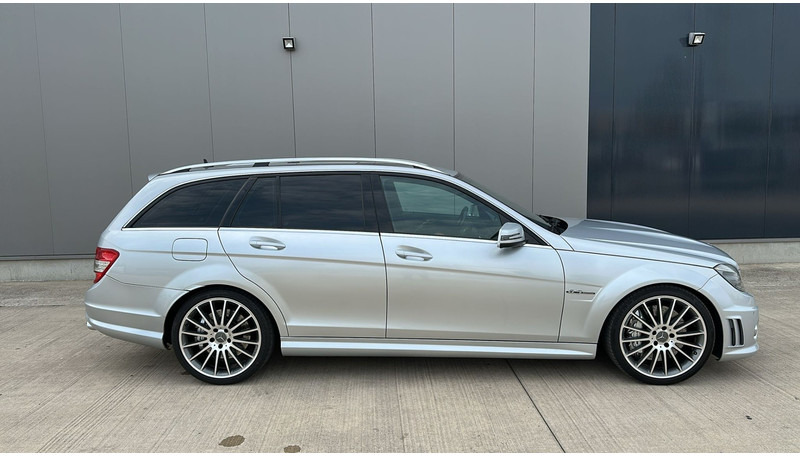 Mercedes-Benz C-Klasse 63 AMG (LICHTE VRACHT / BELGISCHE WAGEN / V8 / OPEN DAK) - Auto: pilt 4 Mercedes-Benz C-Klasse 63 AMG (LICHTE VRACHT / BELGISCHE WAGEN / V8 / OPEN DAK) - Auto: pilt 4
