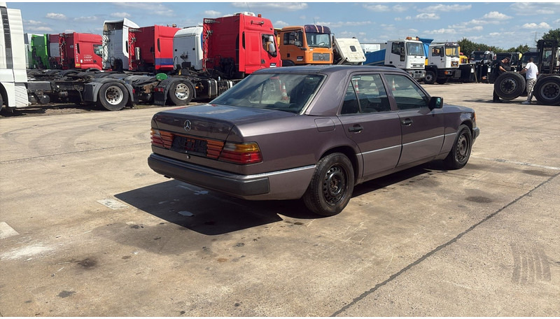 Mercedes-Benz E-Klasse 200 (GERMAN CAR / VOITURE D'ALLEMAGNE / ESSENCE / PETROL / MANUAL) - Sedaan: pilt 5 Mercedes-Benz E-Klasse 200 (GERMAN CAR / VOITURE D'ALLEMAGNE / ESSENCE / PETROL / MANUAL) - Sedaan: pilt 5