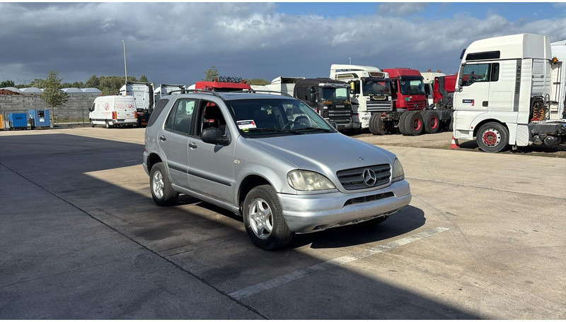 Mercedes-Benz M-Klasse ML 270 CDI - Maastur: pilt 3 Mercedes-Benz M-Klasse ML 270 CDI - Maastur: pilt 3