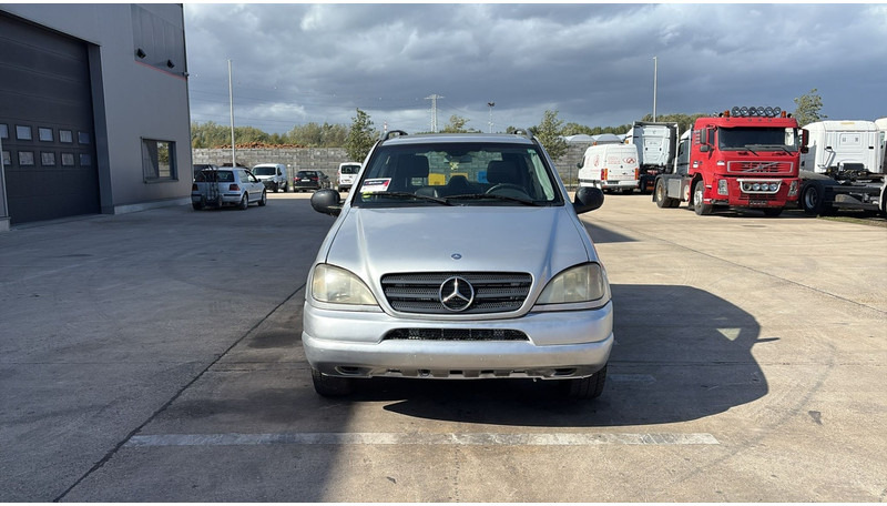 Mercedes-Benz M-Klasse ML 270 CDI - Maastur: pilt 2 Mercedes-Benz M-Klasse ML 270 CDI - Maastur: pilt 2