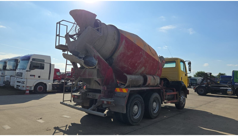 Mercedes-Benz SK 2527 (MALAXEUR / MIXER / POSSIBLE COMME CHASSIS / 6X4 / LAMES / GRAND PONT) - Autobetoonisegisti: pilt 4 Mercedes-Benz SK 2527 (MALAXEUR / MIXER / POSSIBLE COMME CHASSIS / 6X4 / LAMES / GRAND PONT) - Autobetoonisegisti: pilt 4