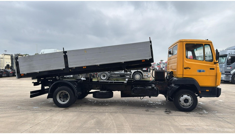 Mercedes-Benz SK 814 (MANUAL PUMP / POMPE MANUELLE / LAMES) - Kallurauto: pilt 3 Mercedes-Benz SK 814 (MANUAL PUMP / POMPE MANUELLE / LAMES) - Kallurauto: pilt 3