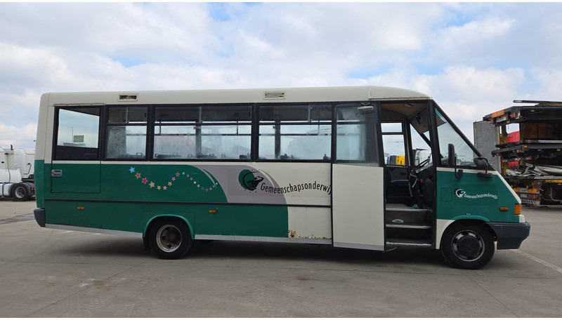 Mercedes-Benz Vario 614 (BELGIAN BUS / 34 SEATS / MANUAL PUMP / LAMES / STEEL SUSP.) - Linnaliini buss: pilt 4 Mercedes-Benz Vario 614 (BELGIAN BUS / 34 SEATS / MANUAL PUMP / LAMES / STEEL SUSP.) - Linnaliini buss: pilt 4
