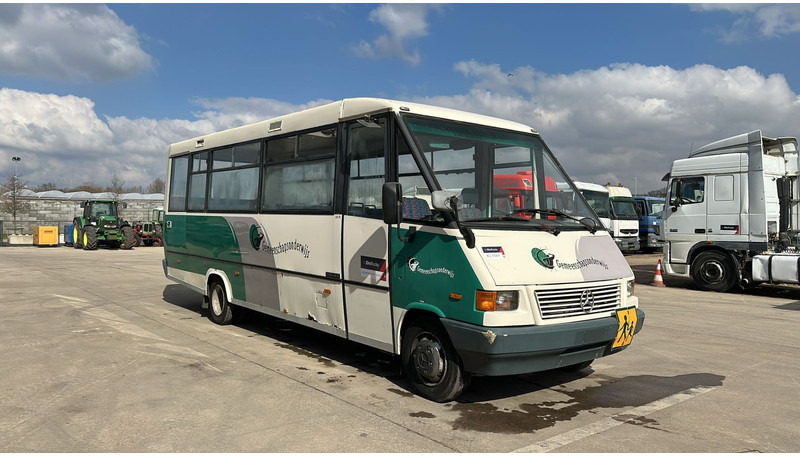 Mercedes-Benz Vario 614 (BELGIAN BUS / MANUAL PUMP / POMPE MANUELLE / BOITE MANUELLE / LAMES) - Linnaliini buss: pilt 3 Mercedes-Benz Vario 614 (BELGIAN BUS / MANUAL PUMP / POMPE MANUELLE / BOITE MANUELLE / LAMES) - Linnaliini buss: pilt 3