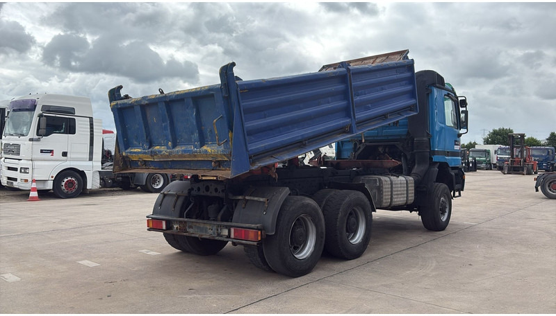 Mercedes-Benz actros 3340 (6X6 / BOITE MANUELLE /MANUAL GEARBOX / 3 PONTS / V6 / MP1) - Kallurauto: pilt 5 Mercedes-Benz actros 3340 (6X6 / BOITE MANUELLE /MANUAL GEARBOX / 3 PONTS / V6 / MP1) - Kallurauto: pilt 5