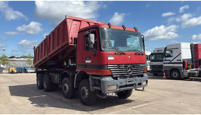 Mercedes-Benz actros 4140 (EPS / 8X6 / LAMES / GRAND PONT / GRAND BENNE / 3 PONTS / TRES BONNE ETAT) - Kallurauto: pilt 3 Mercedes-Benz actros 4140 (EPS / 8X6 / LAMES / GRAND PONT / GRAND BENNE / 3 PONTS / TRES BONNE ETAT) - Kallurauto: pilt 3