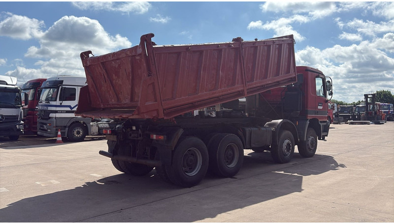 Mercedes-Benz actros 4140 (EPS / 8X6 / LAMES / GRAND PONT / GRAND BENNE / 3 PONTS / TRES BONNE ETAT) - Kallurauto: pilt 5 Mercedes-Benz actros 4140 (EPS / 8X6 / LAMES / GRAND PONT / GRAND BENNE / 3 PONTS / TRES BONNE ETAT) - Kallurauto: pilt 5