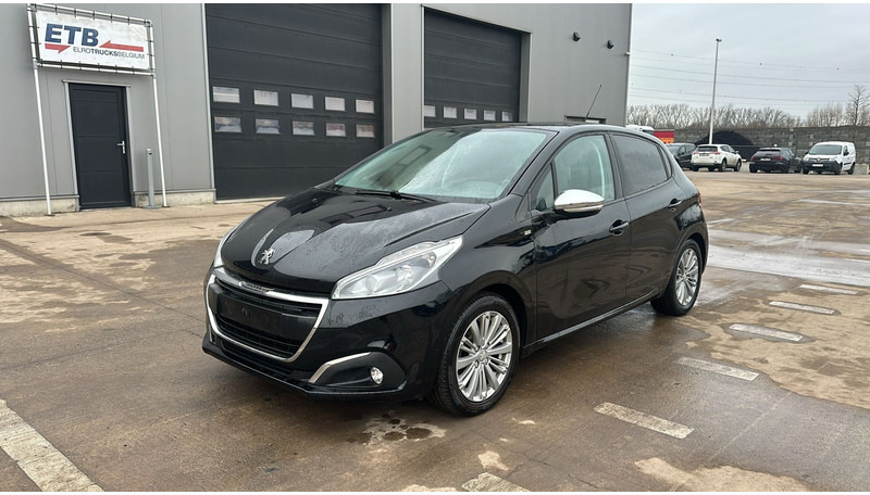 Peugeot 208 (BELGIAN CAR / AIRCO / 5 DOORS / PETROL) - Auto: pilt 1 Peugeot 208 (BELGIAN CAR / AIRCO / 5 DOORS / PETROL) - Auto: pilt 1