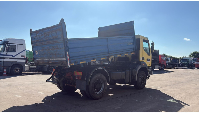 Renault Kerax 385 (BOITE MANUELLE / GRAND PONT / LAMES / MANUAL GEARBOX) - Kallurauto: pilt 5 Renault Kerax 385 (BOITE MANUELLE / GRAND PONT / LAMES / MANUAL GEARBOX) - Kallurauto: pilt 5