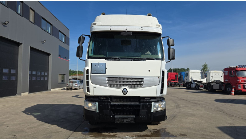 Renault Premium 450 DXI (BOITE MANUELLE / MANUAL GEARBOX / 6X2 / LAMES DEVANT) - Kabiinišassiiga veoauto: pilt 2 Renault Premium 450 DXI (BOITE MANUELLE / MANUAL GEARBOX / 6X2 / LAMES DEVANT) - Kabiinišassiiga veoauto: pilt 2