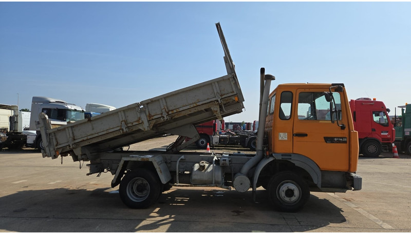 Renault S 150 (POMPE MANUELLE / LAMES / MANUAL PUMP) - Kallurauto: pilt 4 Renault S 150 (POMPE MANUELLE / LAMES / MANUAL PUMP) - Kallurauto: pilt 4