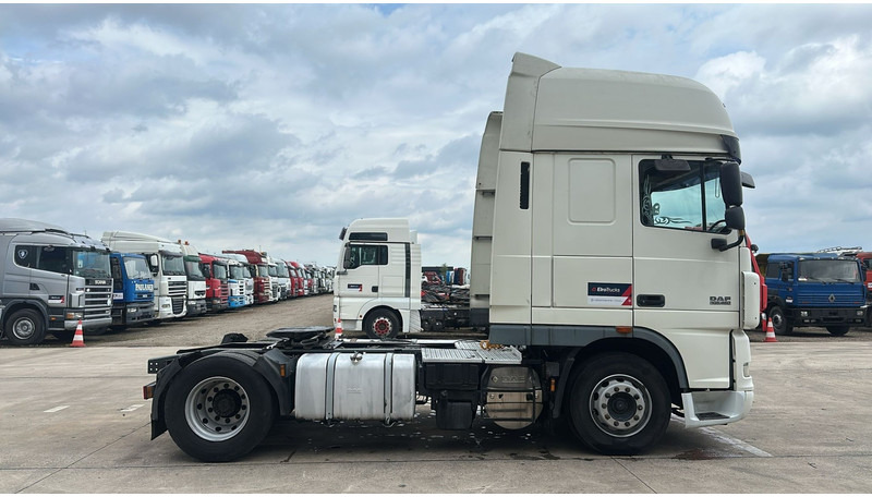 DAF 105 XF 460 (BOITE MANUELLE / MANUAL GEARBOX / CLEAN CONDITION / PROPRE) - Sadulveok: pilt 4 DAF 105 XF 460 (BOITE MANUELLE / MANUAL GEARBOX / CLEAN CONDITION / PROPRE) - Sadulveok: pilt 4