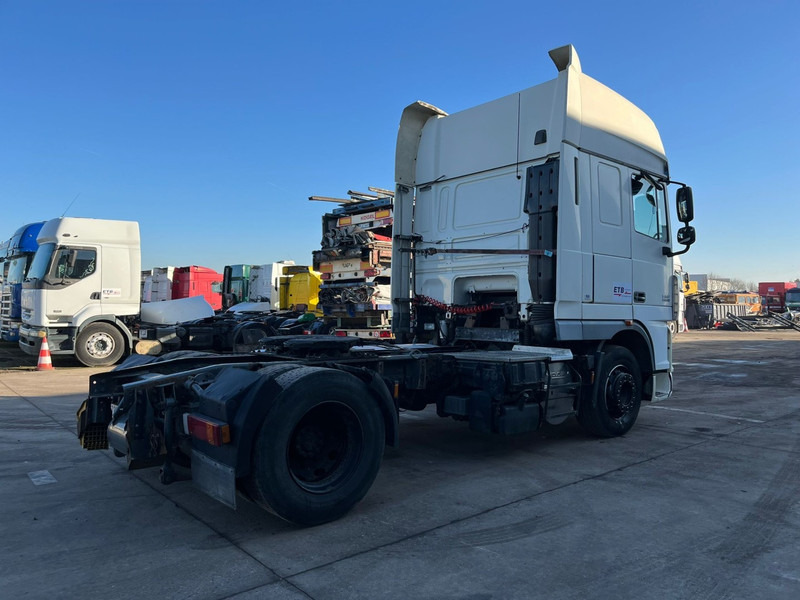 DAF 105 XF 460 Super Space Cab (MANUAL GEARBOX / BOITE MANUELLE) - Sadulveok: pilt 5 DAF 105 XF 460 Super Space Cab (MANUAL GEARBOX / BOITE MANUELLE) - Sadulveok: pilt 5