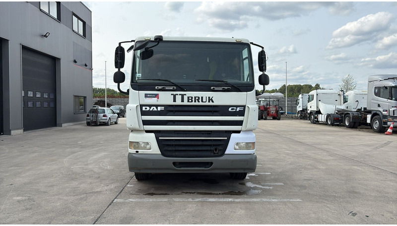 DAF 85 CF 410 (LOW CABIN / PETIT CABINE / TRES PROPRE / CLEAN CONDITION) - Sadulveok: pilt 2 DAF 85 CF 410 (LOW CABIN / PETIT CABINE / TRES PROPRE / CLEAN CONDITION) - Sadulveok: pilt 2