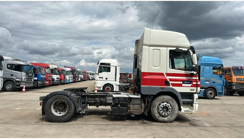 DAF 85 CF 460 (BOITE MANUELLE / MANUAL GEARBOX / GOOD CONDITION / BONNE ETAT) - Sadulveok: pilt 4 DAF 85 CF 460 (BOITE MANUELLE / MANUAL GEARBOX / GOOD CONDITION / BONNE ETAT) - Sadulveok: pilt 4