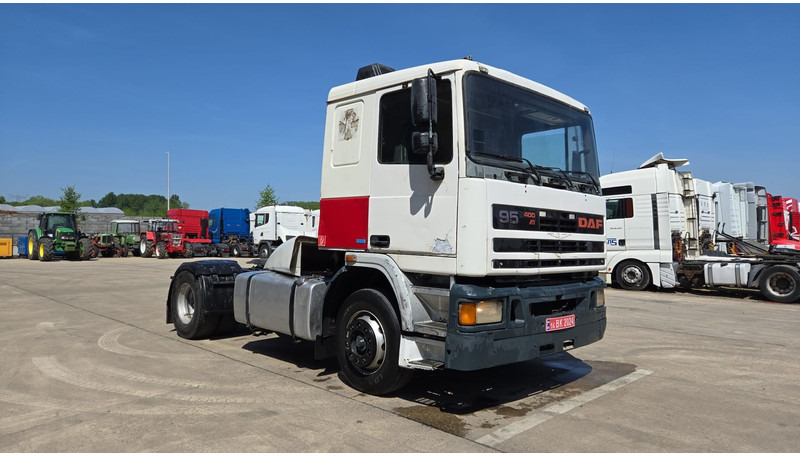 DAF 95 ATI 400 (EURO 2 / MANUAL PUMP / MANUAL GEARBOX / POMPE MANUELLE) - Sadulveok: pilt 2 DAF 95 ATI 400 (EURO 2 / MANUAL PUMP / MANUAL GEARBOX / POMPE MANUELLE) - Sadulveok: pilt 2