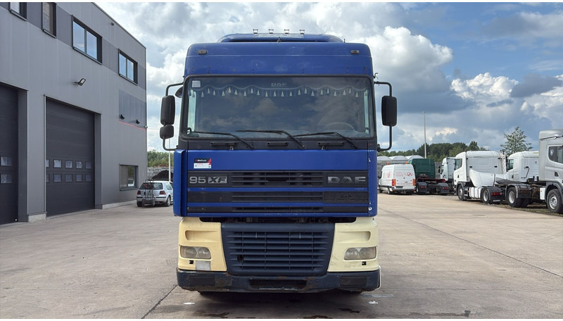 DAF 95 XF 430 (EURO 3 / BOITE MANUELLE / MANUAL GEARBOX) - Sadulveok: pilt 2 DAF 95 XF 430 (EURO 3 / BOITE MANUELLE / MANUAL GEARBOX) - Sadulveok: pilt 2