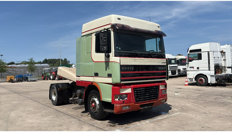 DAF XF 95.430 (EURO 3 / BOITE MANUELLE / MANUAL GEARBOX) - Sadulveok: pilt 3 DAF XF 95.430 (EURO 3 / BOITE MANUELLE / MANUAL GEARBOX) - Sadulveok: pilt 3