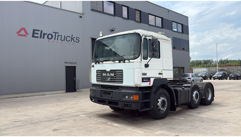 MAN 25.403 (6X2 / 6 CYLINDER / EURO 2 / MANUAL GEARBOX / 8 TYRES) - Sadulveok: pilt 1 MAN 25.403 (6X2 / 6 CYLINDER / EURO 2 / MANUAL GEARBOX / 8 TYRES) - Sadulveok: pilt 1