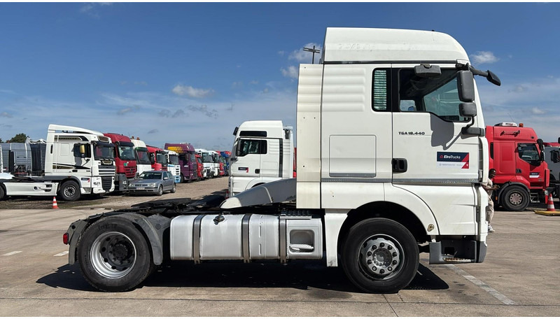 MAN TGA 18.440 (BOITE MANUELLE / MANUAL GEARBOX) - Sadulveok: pilt 3 MAN TGA 18.440 (BOITE MANUELLE / MANUAL GEARBOX) - Sadulveok: pilt 3