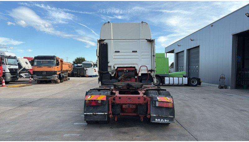 MAN TGA 18.480 (POMPE MANUELLE / MANUAL PUMP / MANUAL GEARBOX / BOITE MANUELLE) - Sadulveok: pilt 5 MAN TGA 18.480 (POMPE MANUELLE / MANUAL PUMP / MANUAL GEARBOX / BOITE MANUELLE) - Sadulveok: pilt 5