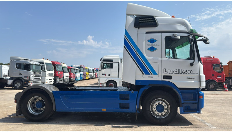 Mercedes-Benz Actros 1944 (BELGIAN TRUCK / 278.000 KM !!!!! / PERFECT CONDITION / MP2 / EURO 5) - Sadulveok: pilt 3 Mercedes-Benz Actros 1944 (BELGIAN TRUCK / 278.000 KM !!!!! / PERFECT CONDITION / MP2 / EURO 5) - Sadulveok: pilt 3