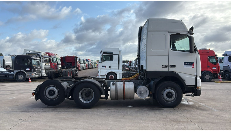 Volvo FH 12.420 (6X2 / BOITE MANUELLE / MANUAL GEARBOX / 8 PNEUS / 8 TYRES) - Sadulveok: pilt 3 Volvo FH 12.420 (6X2 / BOITE MANUELLE / MANUAL GEARBOX / 8 PNEUS / 8 TYRES) - Sadulveok: pilt 3