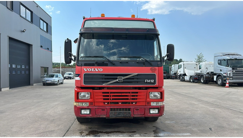 Volvo FM 12 - 420 (6X4 / TRACTEUR ORIGINAL / BOITE MANUELLE / MANUAL GEARBOX / PROPRE) - Sadulveok: pilt 2 Volvo FM 12 - 420 (6X4 / TRACTEUR ORIGINAL / BOITE MANUELLE / MANUAL GEARBOX / PROPRE) - Sadulveok: pilt 2