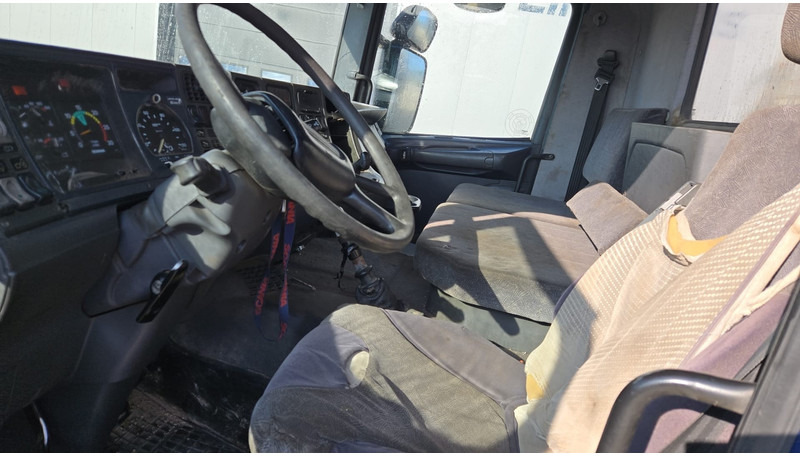 Kallurauto Scania 124-420 (BIG AXLE / GRAND PONT / LAMES / STEEL SUSP. / MANUAL GEARBOX / BOITE MANUELLE): pilt 12