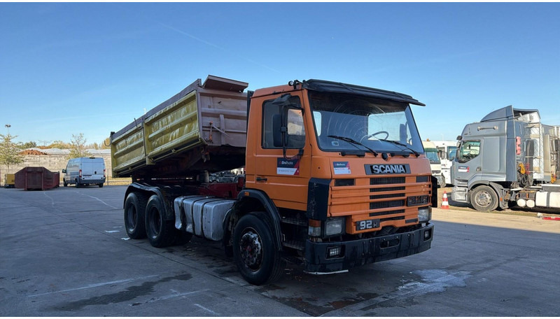 Scania 92 M (MANUAL PUMP / 6X4 / STEEL SUSP. / LAMES / POMPE MANUELLE) - Kallurauto: pilt 3 Scania 92 M (MANUAL PUMP / 6X4 / STEEL SUSP. / LAMES / POMPE MANUELLE) - Kallurauto: pilt 3