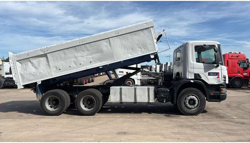 Scania 94 - 260 (BOITE MANUELLE / LAMES / STEEL SUSP. / 6X4 / MANUAL GEARBOX) - Kallurauto: pilt 3 Scania 94 - 260 (BOITE MANUELLE / LAMES / STEEL SUSP. / 6X4 / MANUAL GEARBOX) - Kallurauto: pilt 3