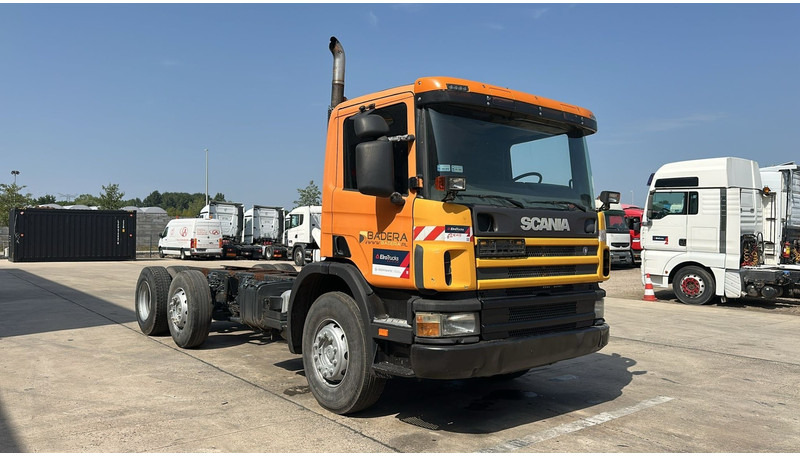 Scania 94 G (MANUAL PUMP / POMPE MANUELLE / BOITE MANUELLE / MANUAL GEARBOX) - Kabiinišassiiga veoauto: pilt 2 Scania 94 G (MANUAL PUMP / POMPE MANUELLE / BOITE MANUELLE / MANUAL GEARBOX) - Kabiinišassiiga veoauto: pilt 2
