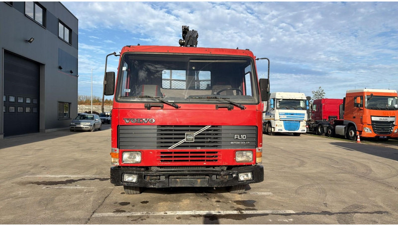 Volvo FL 10 - 320 (MANUAL PUMP / STEEL SUSP. / CRANE / LAMES / POMPE MANUELLE) - Madelveok/ Platvormveok, Kraanaga veoauto: pilt 2 Volvo FL 10 - 320 (MANUAL PUMP / STEEL SUSP. / CRANE / LAMES / POMPE MANUELLE) - Madelveok/ Platvormveok, Kraanaga veoauto: pilt 2