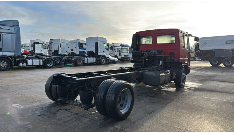 Volvo FL 220 (MANUAL GEARBOX / BOITE MANUELLE) - Kabiinišassiiga veoauto: pilt 4 Volvo FL 220 (MANUAL GEARBOX / BOITE MANUELLE) - Kabiinišassiiga veoauto: pilt 4