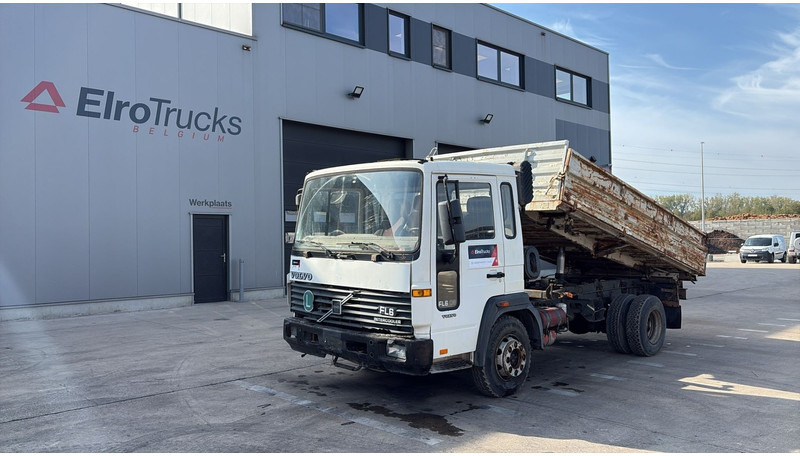 Volvo FL 6 - 8 (MANUAL PUMP / POMPE MANUELLE) - Kallurauto: pilt 1 Volvo FL 6 - 8 (MANUAL PUMP / POMPE MANUELLE) - Kallurauto: pilt 1