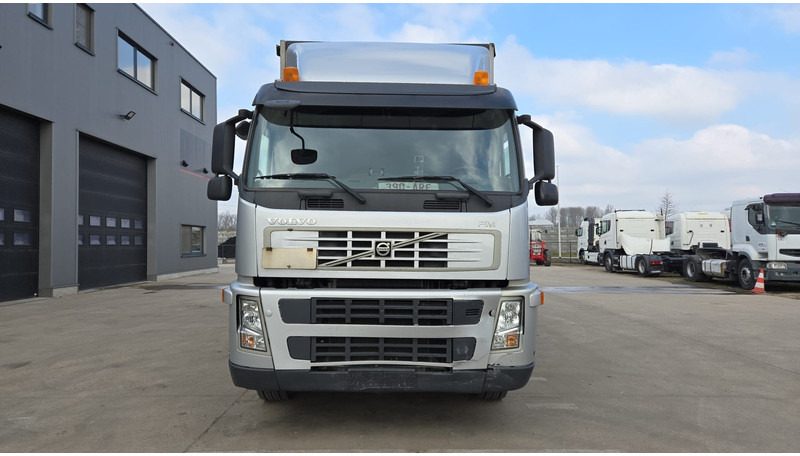 Volvo FM 400 (BELGIAN TRUCK / TECHNICAL TOP CONDITION !! / 6X2 / LIFT / EURO 5) - Tent veoauto: pilt 2 Volvo FM 400 (BELGIAN TRUCK / TECHNICAL TOP CONDITION !! / 6X2 / LIFT / EURO 5) - Tent veoauto: pilt 2