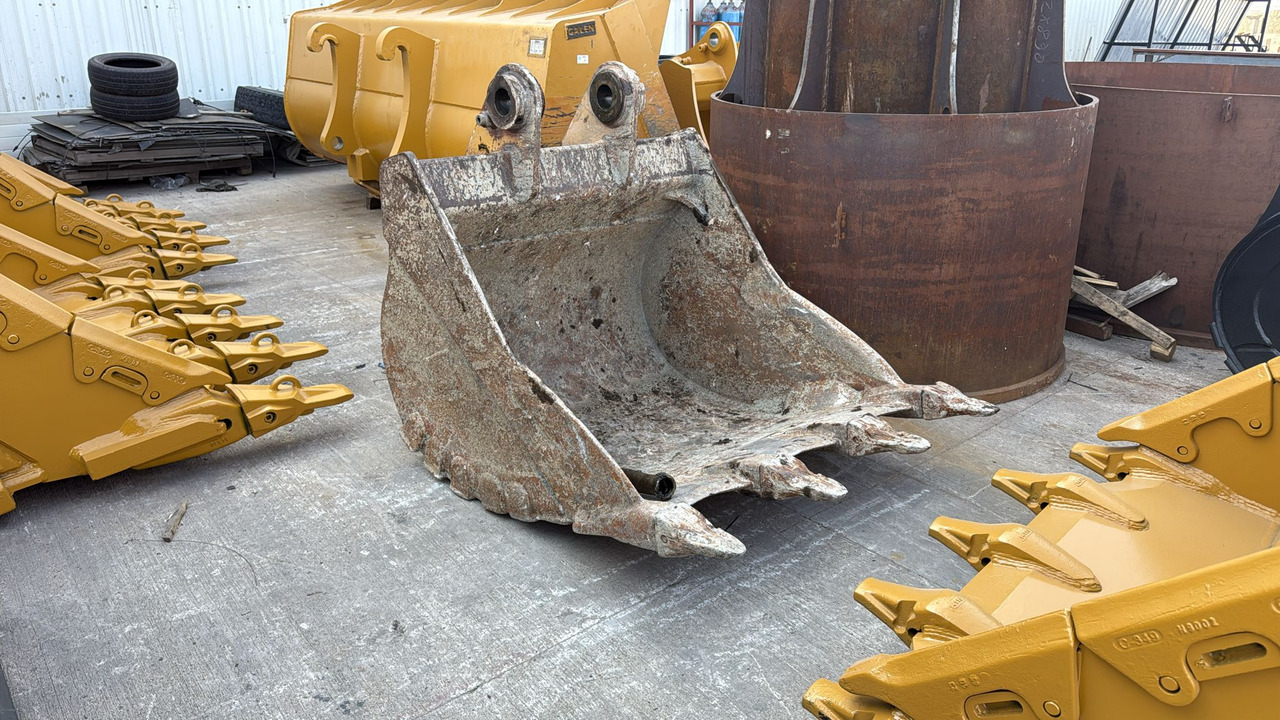 CATERPILLAR 320 General Purpose Bucket - Ekskavaatori kopp - Lintekskavaator: pilt 1 CATERPILLAR 320 General Purpose Bucket - Ekskavaatori kopp - Lintekskavaator: pilt 1
