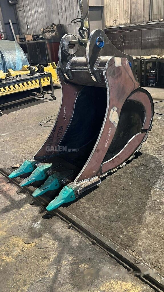 Hitachi ZX400 Channel Bucket - Ekskavaatori kopp: pilt 2 Hitachi ZX400 Channel Bucket - Ekskavaatori kopp: pilt 2