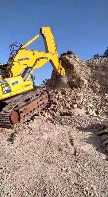 Komatsu Short Boom-Arm - Hüdrauliline haamer: pilt 1 Komatsu Short Boom-Arm - Hüdrauliline haamer: pilt 1