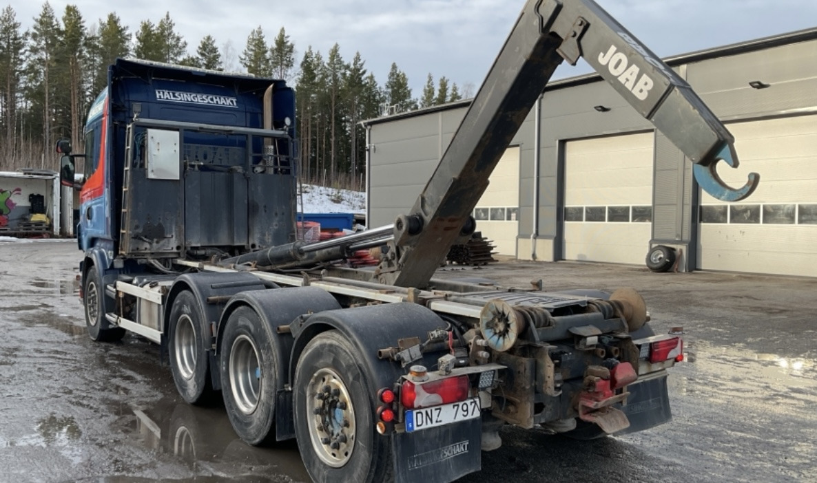 Konkstõstukiga veoauto transporditavad ained lahtine mass SCANIA R560: pilt 6