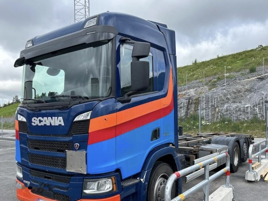 Scania R520 - Kabiinišassiiga veoauto: pilt 1 Scania R520 - Kabiinišassiiga veoauto: pilt 1