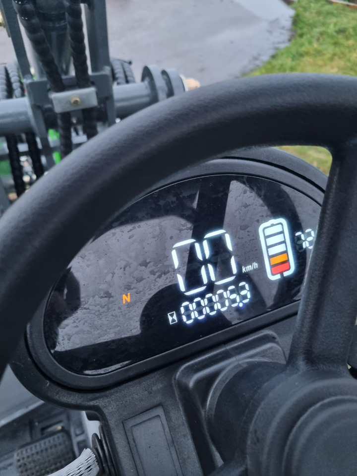WCM L2110e E-Power - Rataslaadur: pilt 2 WCM L2110e E-Power - Rataslaadur: pilt 2