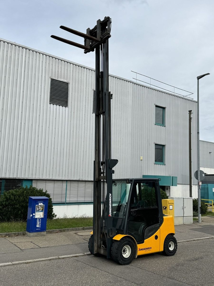 Jungheinrich DFG 430s 600DZ 3t Triplex 6m Zinkenverst. Seiten - Diiseltõstuk: pilt 2 Jungheinrich DFG 430s 600DZ 3t Triplex 6m Zinkenverst. Seiten - Diiseltõstuk: pilt 2