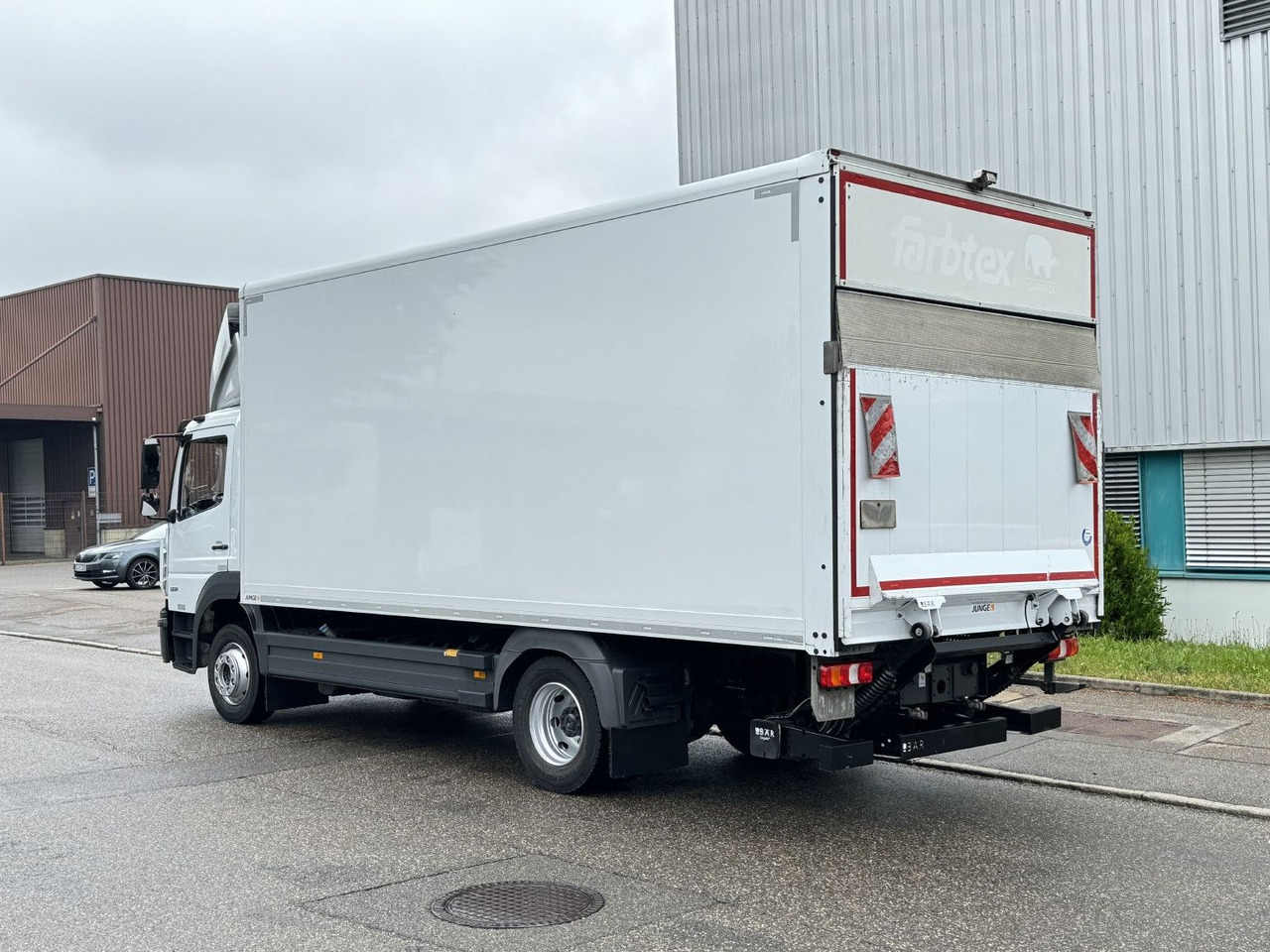 Mercedes-Benz Atego 1221 L Koffer 6,1m LBW AHK Klima TOP - Kasti veoauto: pilt 5 Mercedes-Benz Atego 1221 L Koffer 6,1m LBW AHK Klima TOP - Kasti veoauto: pilt 5