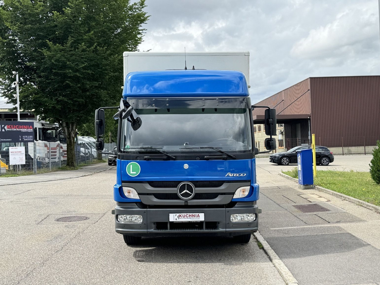 Mercedes-Benz Atego 1224 L Möbelkoffer GH 6-Sitze u-LBW Umzug - Kasti veoauto: pilt 3 Mercedes-Benz Atego 1224 L Möbelkoffer GH 6-Sitze u-LBW Umzug - Kasti veoauto: pilt 3