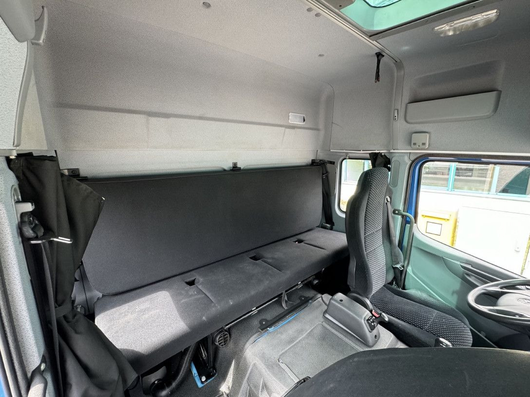 Mercedes-Benz Atego 1224 L Möbelkoffer GH 6-Sitze u-LBW Umzug - Kasti veoauto: pilt 2 Mercedes-Benz Atego 1224 L Möbelkoffer GH 6-Sitze u-LBW Umzug - Kasti veoauto: pilt 2