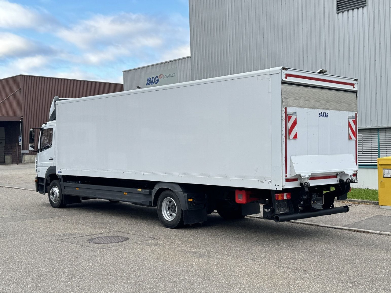 Mercedes-Benz Atego 1227L Koffer 8m LBW Klima Diff. Sperre - Kasti veoauto: pilt 5 Mercedes-Benz Atego 1227L Koffer 8m LBW Klima Diff. Sperre - Kasti veoauto: pilt 5