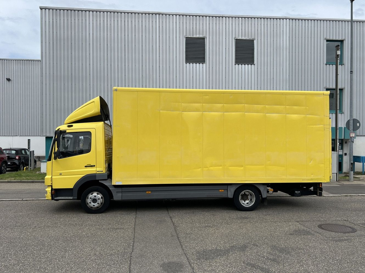 Mercedes-Benz Atego 816L Möbelkoffer 6,15m LBW 3-Sitze Euro-5 - Tarbesõiduk furgoon: pilt 4 Mercedes-Benz Atego 816L Möbelkoffer 6,15m LBW 3-Sitze Euro-5 - Tarbesõiduk furgoon: pilt 4