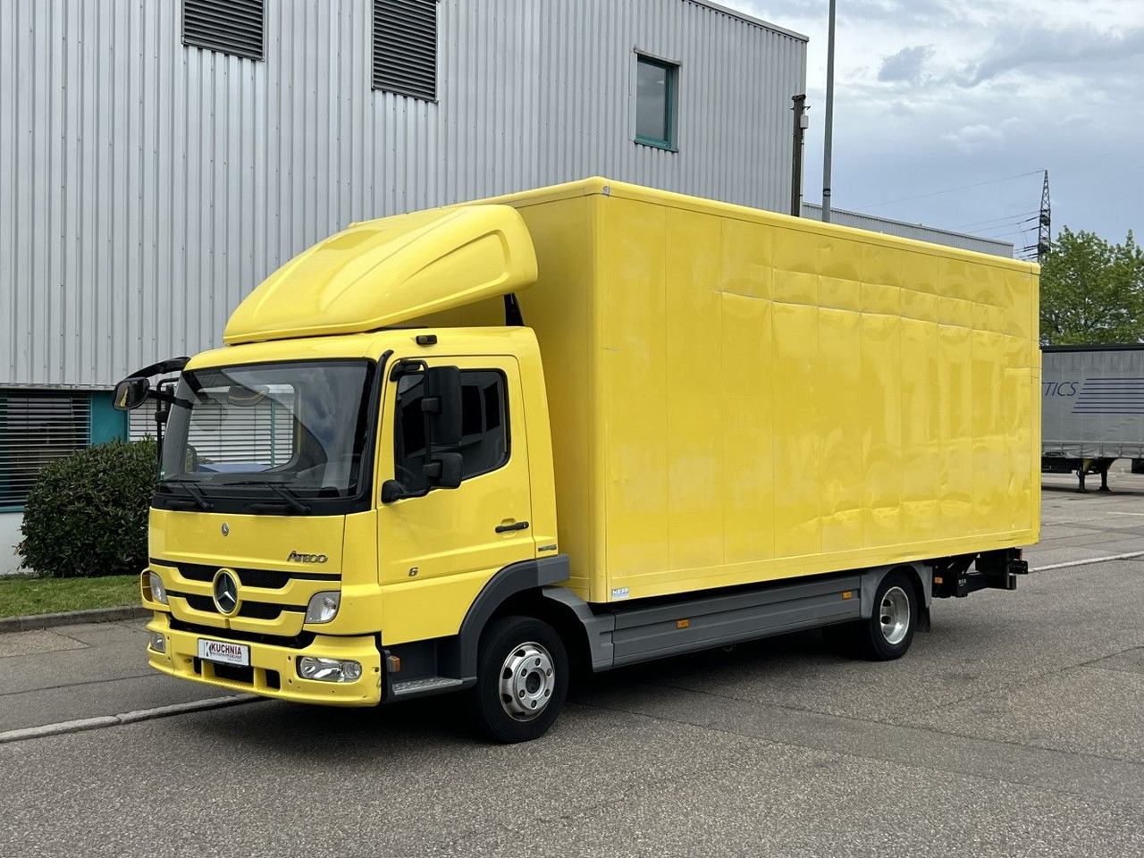 Mercedes-Benz Atego 816L Möbelkoffer 6,15m LBW 3-Sitze Euro-5 - Tarbesõiduk furgoon: pilt 1 Mercedes-Benz Atego 816L Möbelkoffer 6,15m LBW 3-Sitze Euro-5 - Tarbesõiduk furgoon: pilt 1