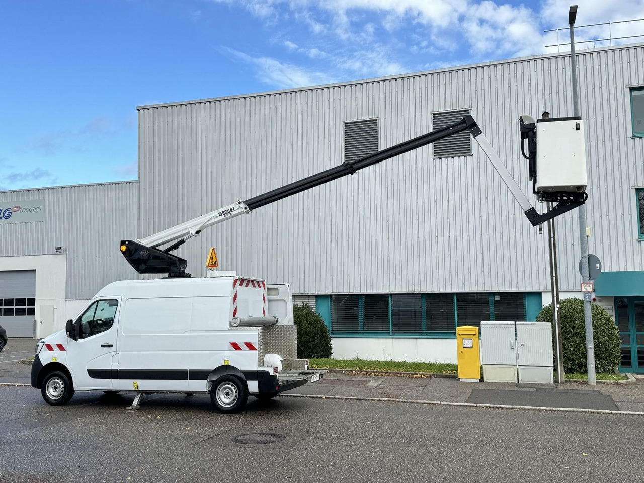 Renault MASTER Versalift VDTL 135 C, 14m 230kg Abstützun - Veoautolt tõusev platvorm: pilt 4 Renault MASTER Versalift VDTL 135 C, 14m 230kg Abstützun - Veoautolt tõusev platvorm: pilt 4